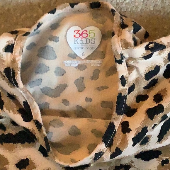365 KIDS Garanimals top,leopard & Gold cute pattern size (6) stretchy. - Picture 4 of 7